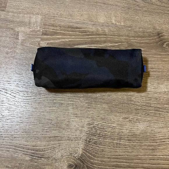 TUMI Alpha Electronic Cord Pouch - Picture 6 of 6